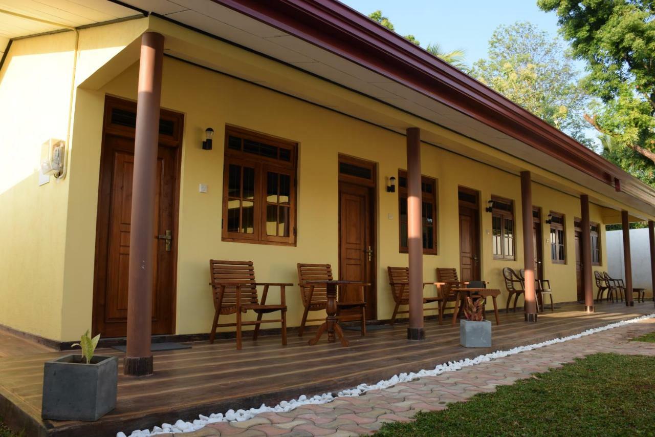 Gold Inn Дамбула Екстериор снимка