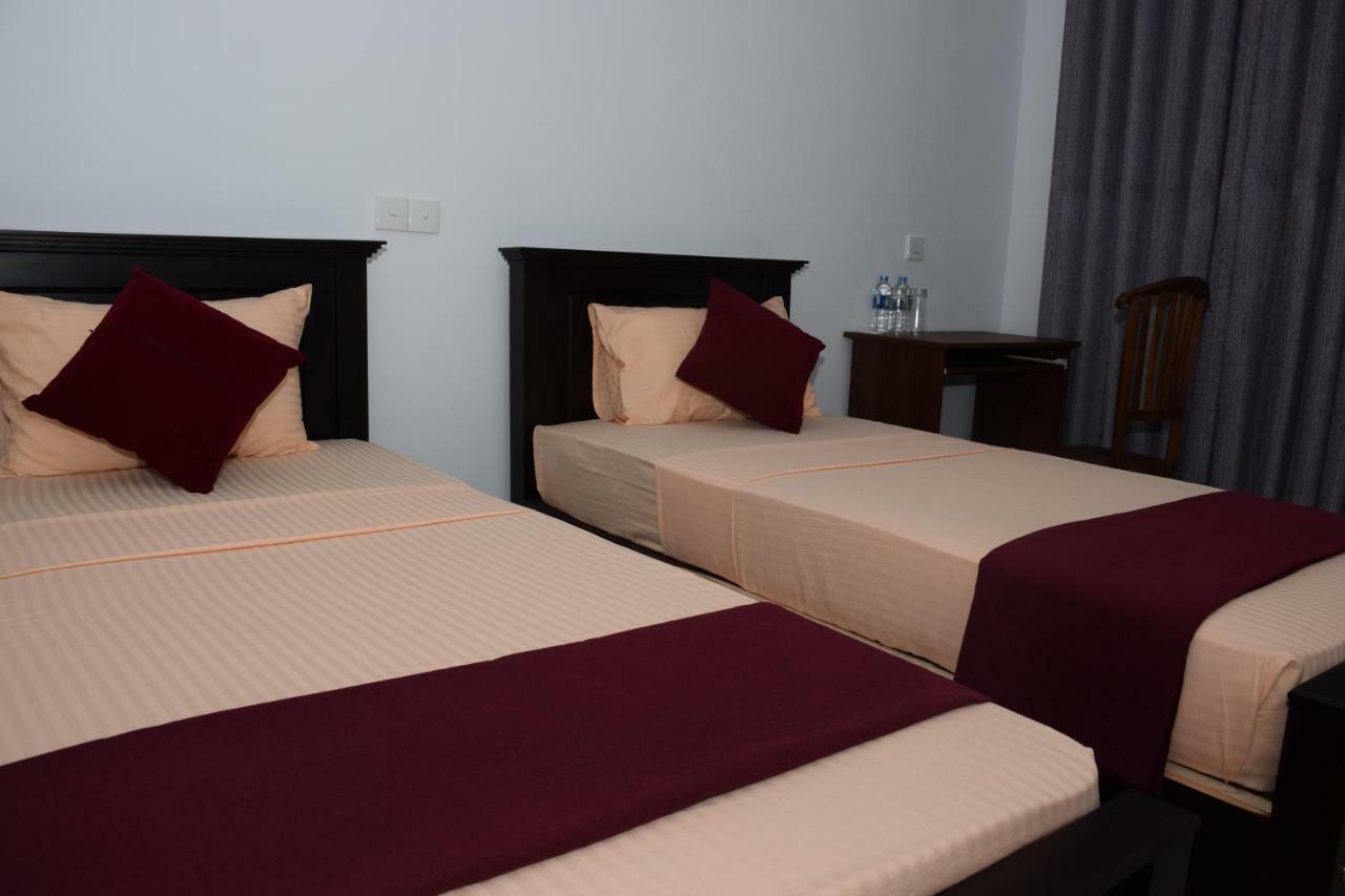 Gold Inn Дамбула Екстериор снимка